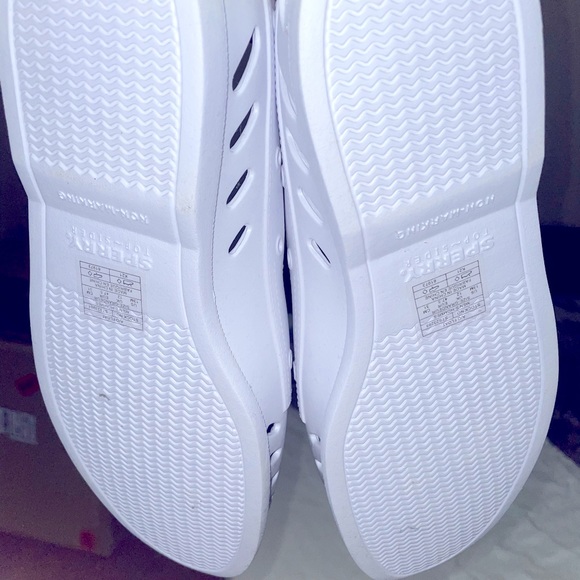 Fashionable “Sperry” top sider shoes - Picture 3 of 3